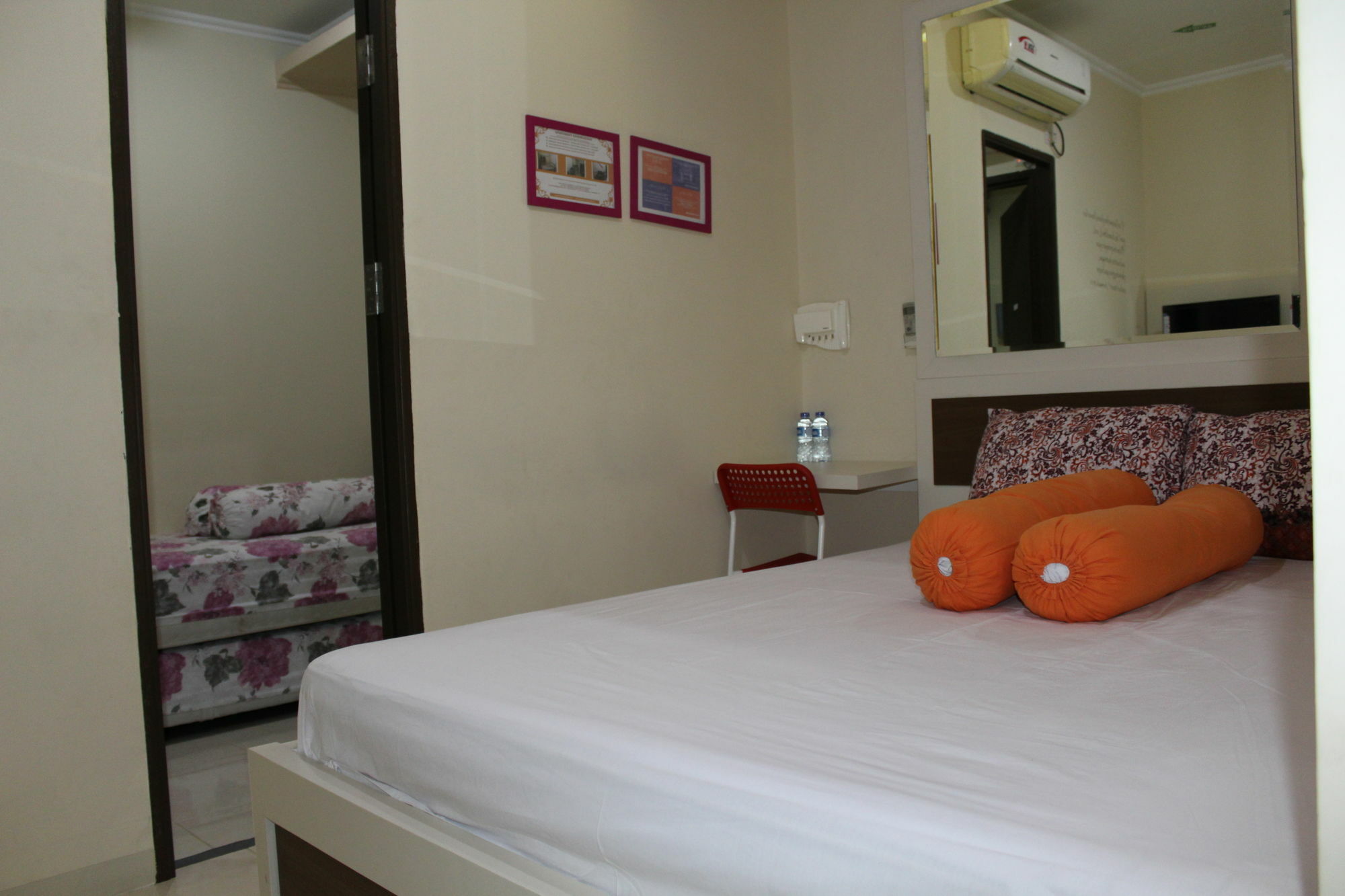 Kantos Guest House Jakarta Exterior photo
